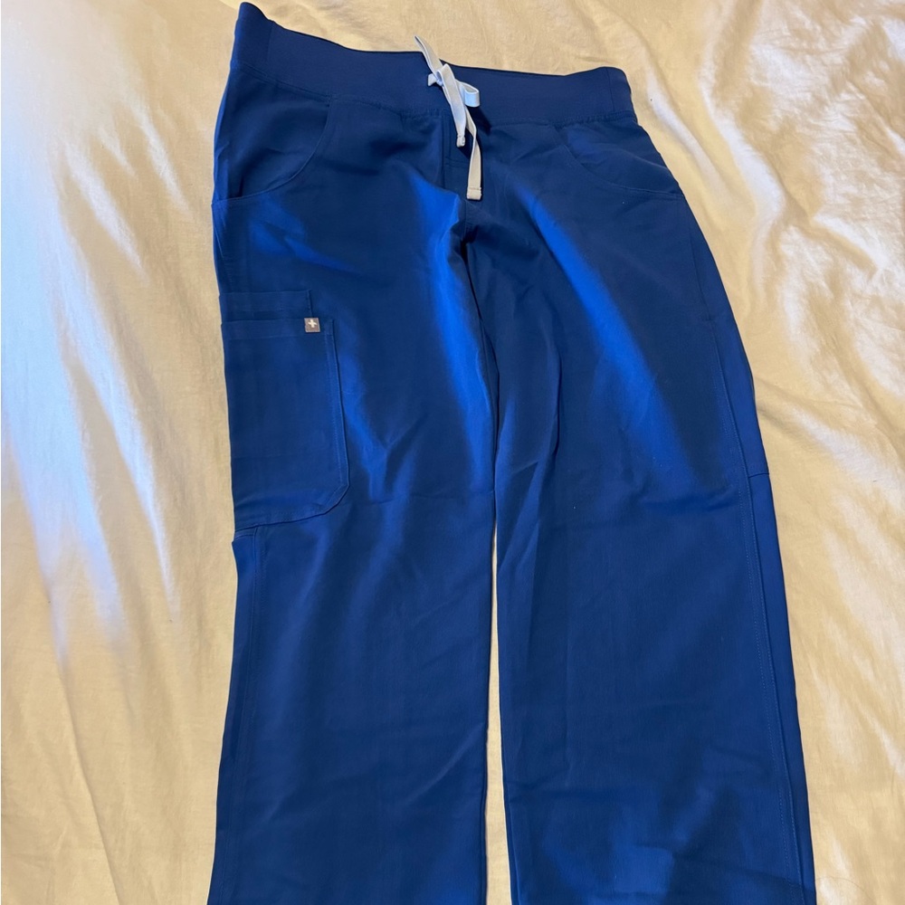 Figs Kade Royal Blue cargo scrub pants S/P